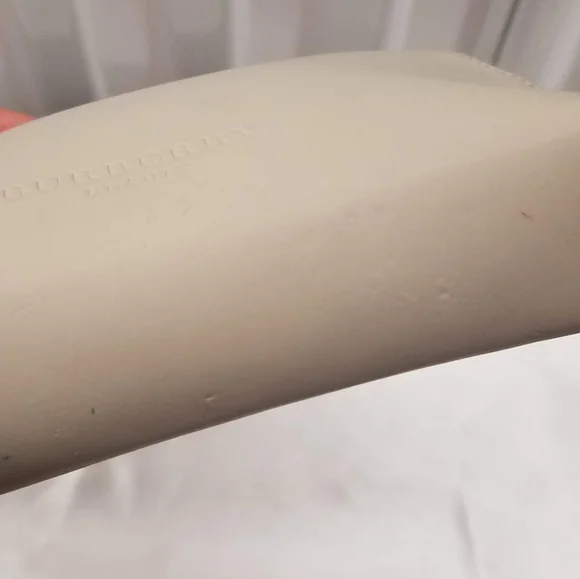 AUTHENTIC BURBERRY BEAUTY BAG - Picture 3 of 8